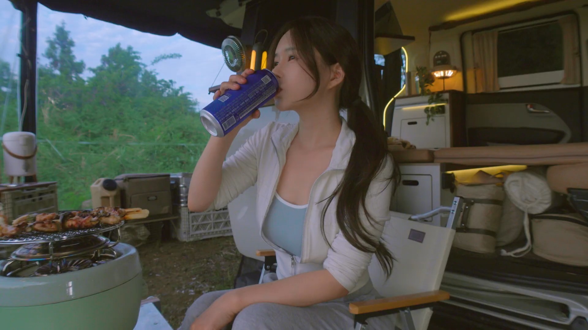 山东菏泽：玻璃生产加工忙